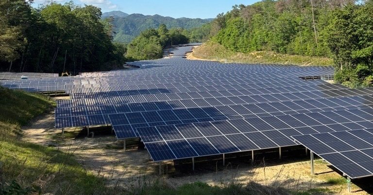 真庭太陽光発電所.jpeg