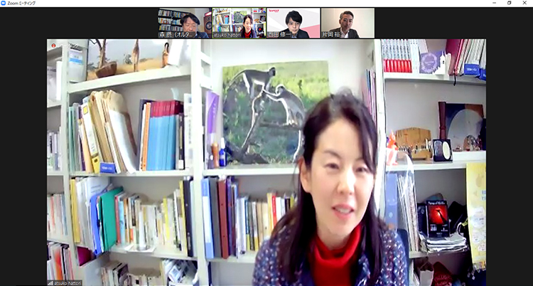 Professor Hattori speaking at a ZOOM interview