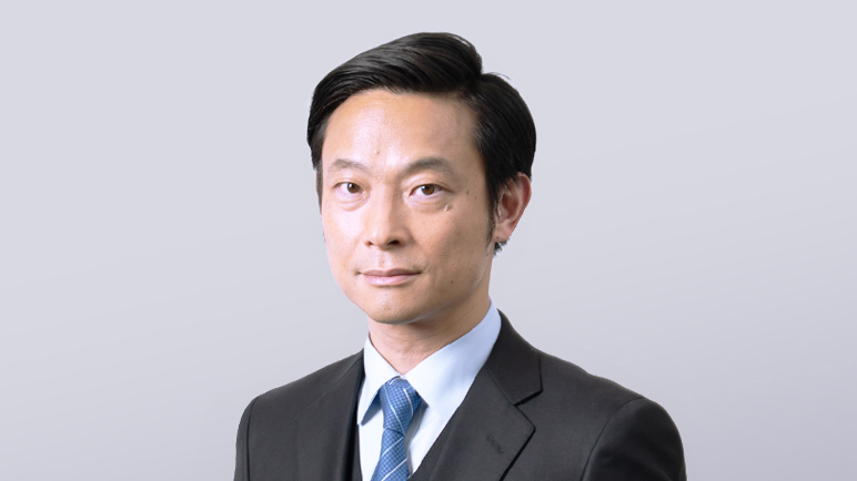 秀　誠