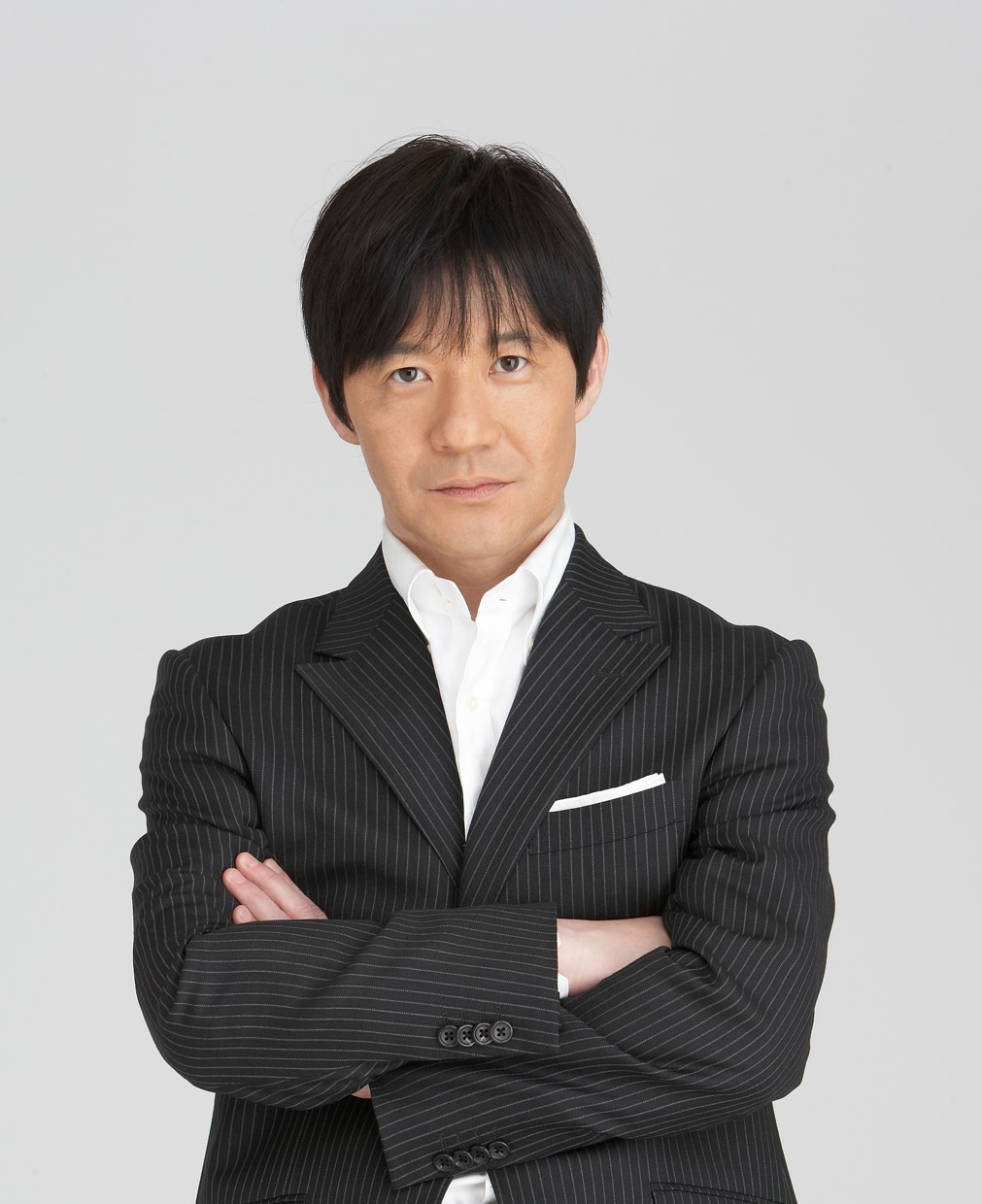【トリミング】内村光良さん 宣材写真.jpg