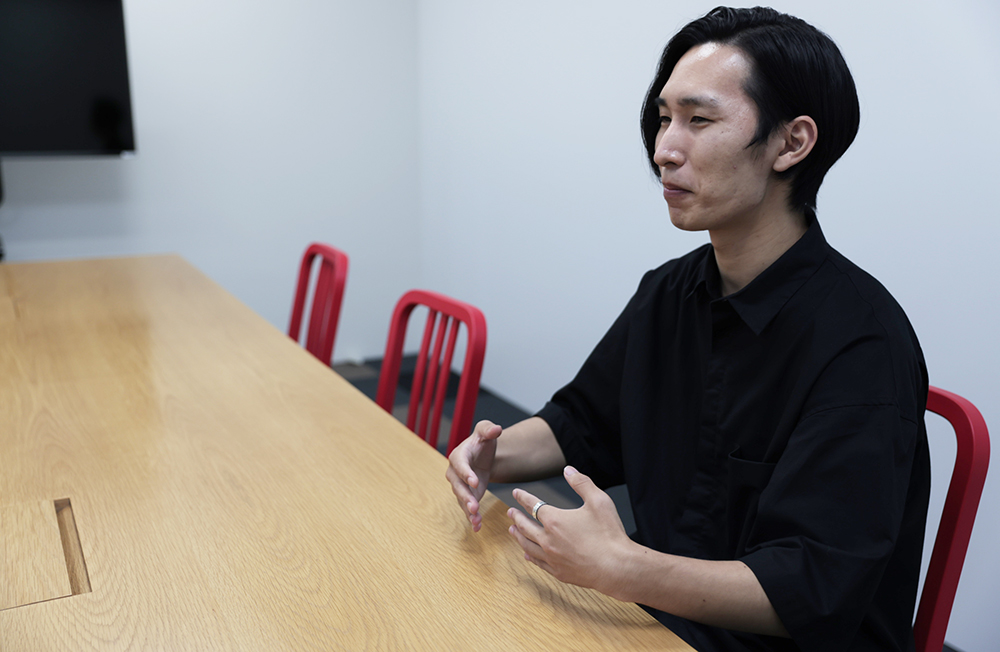 醍醐さんインタビューカット