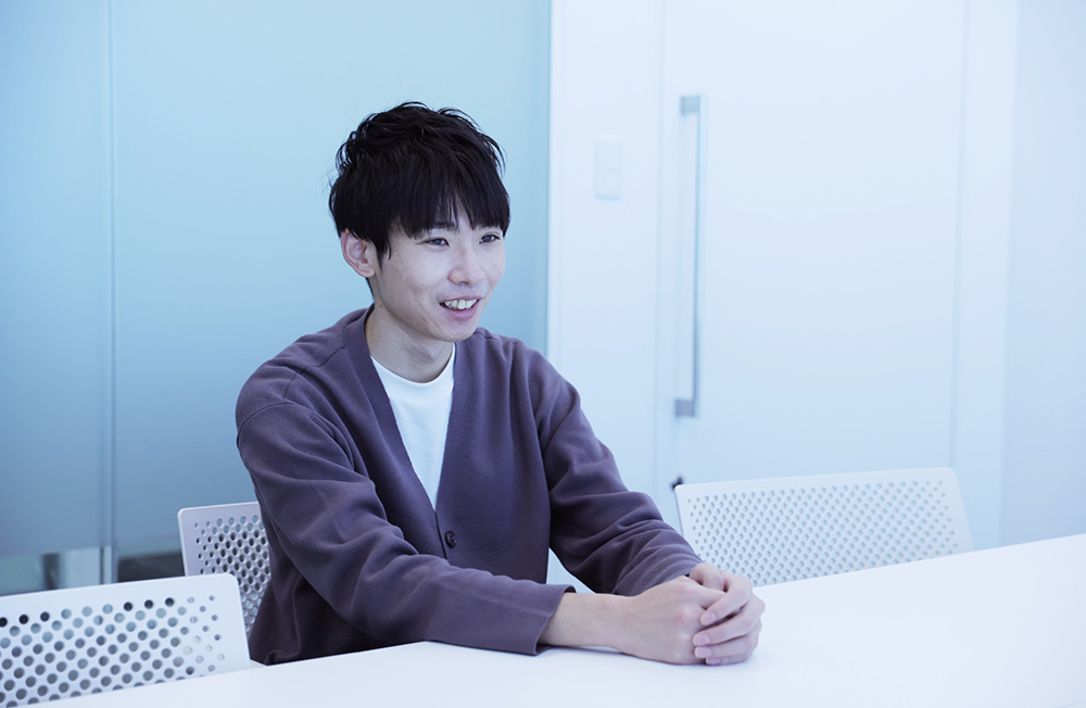 福岡さんインタビューカット