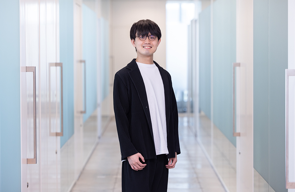 加藤亙貴さんインタビューカット