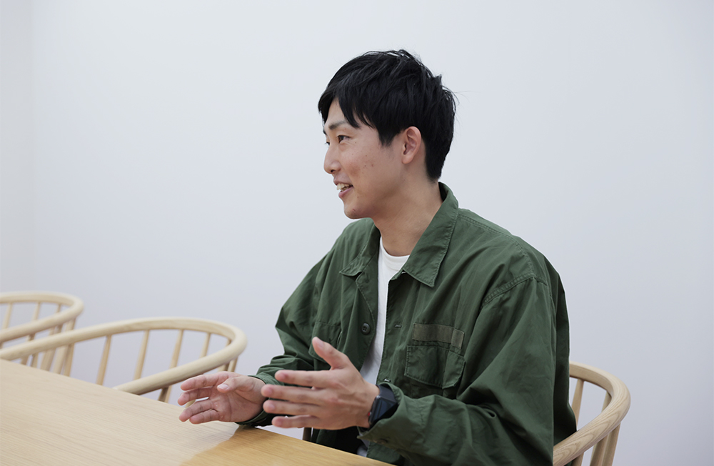 栗田さんインタビューカット