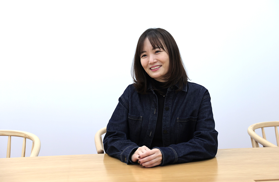 李さんインタビューカット