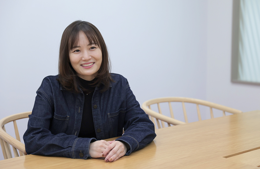 李さんインタビューカット