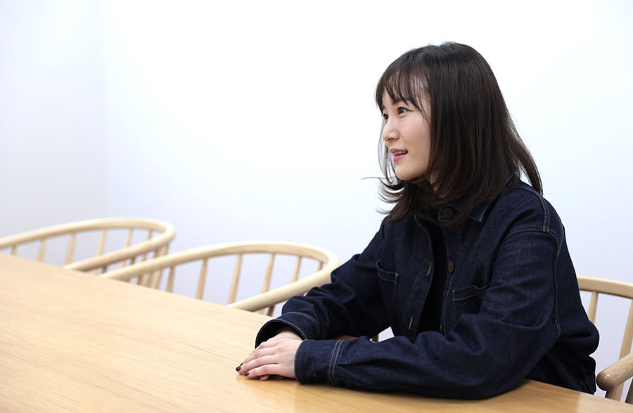 李さんインタビューカット