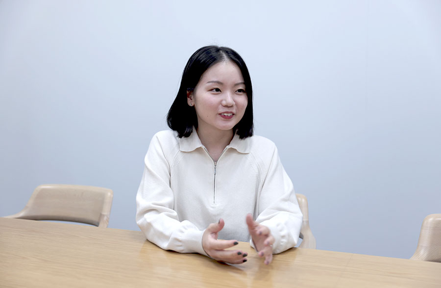 松尾怜さんインタビューカット