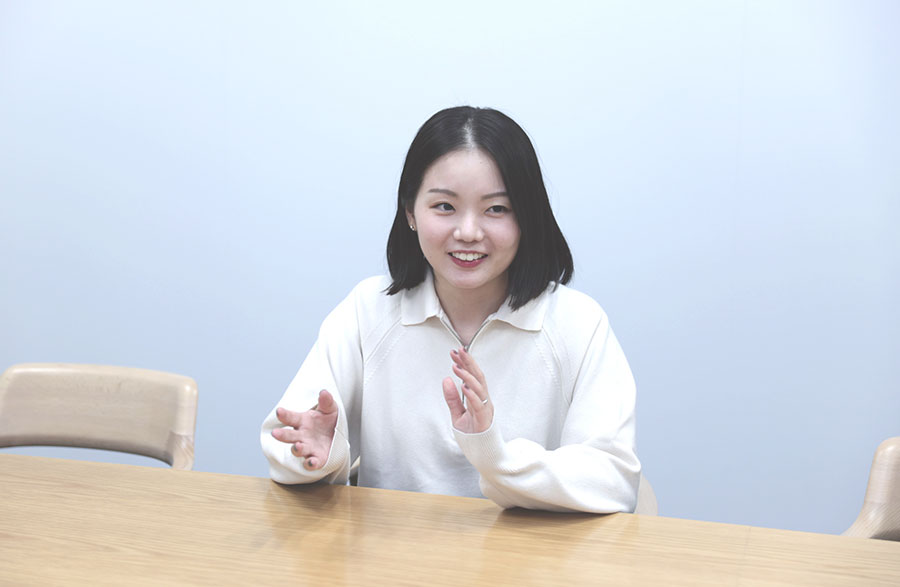 松尾怜さんインタビューカット