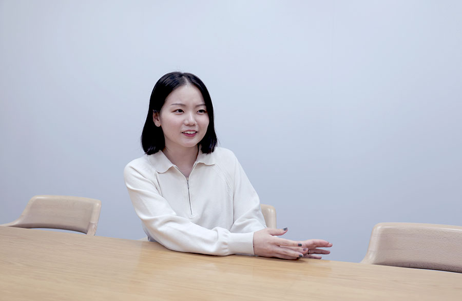 松尾怜さんインタビューカット
