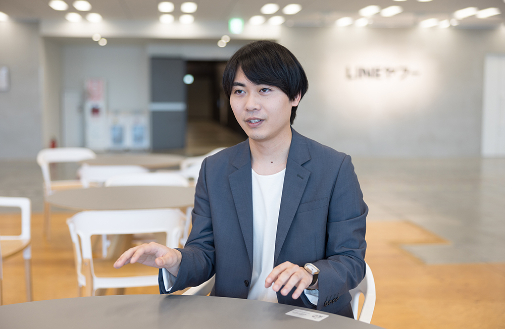 緑川さんインタビューカット