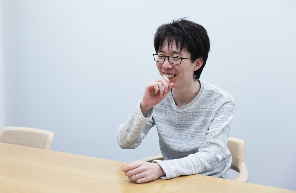 村上さんインタビューカット