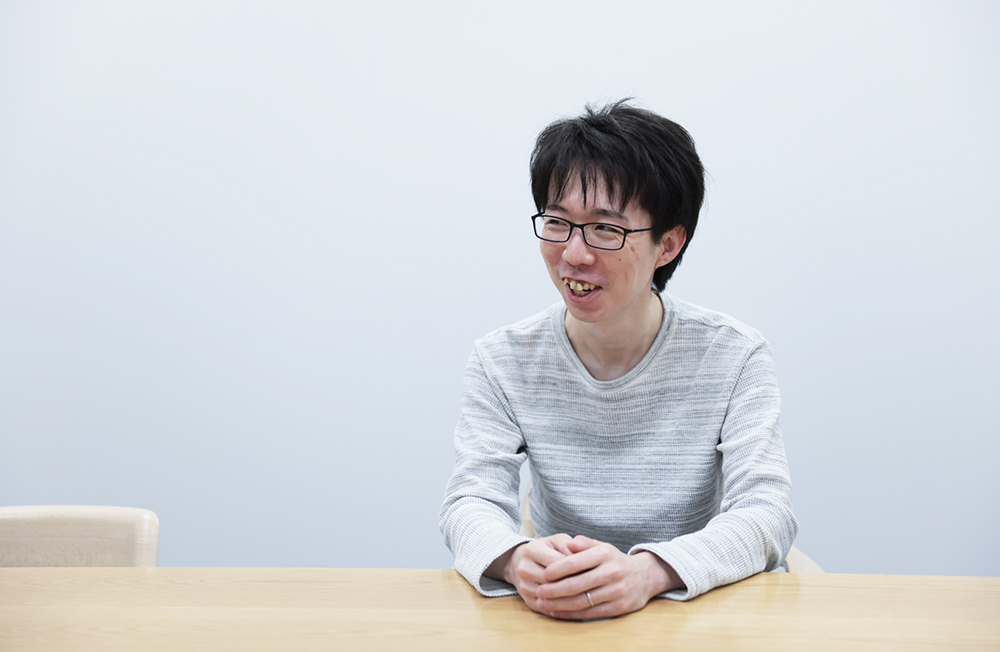 村上さんインタビューカット