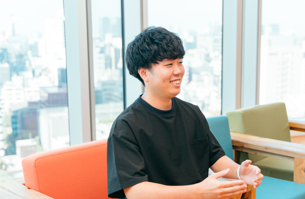 佐藤哲平さんのインタビュー記事の写真です。