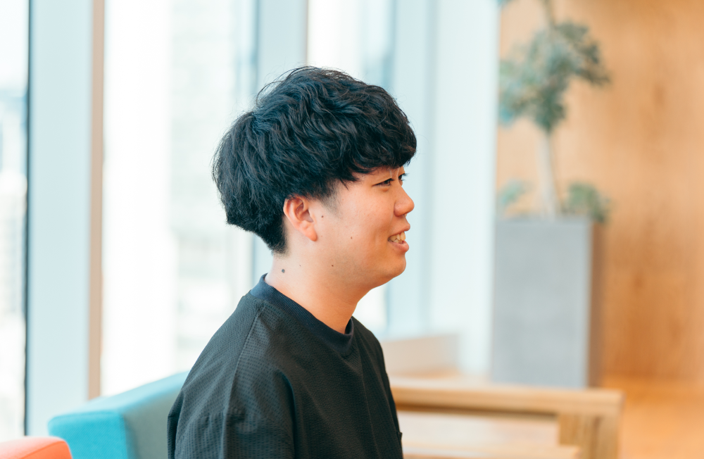 佐藤哲平さんのインタビュー記事の写真です。