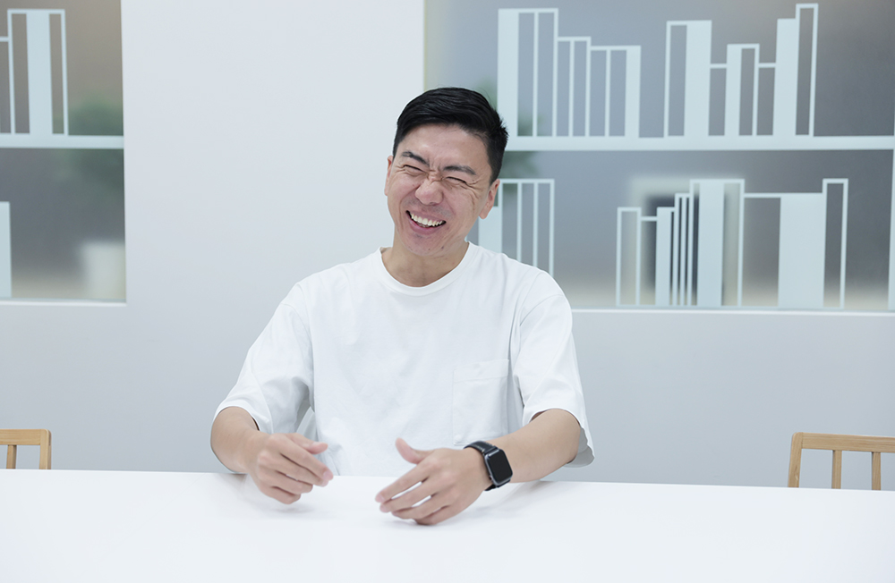 鈴木歓喜さんインタビューカット