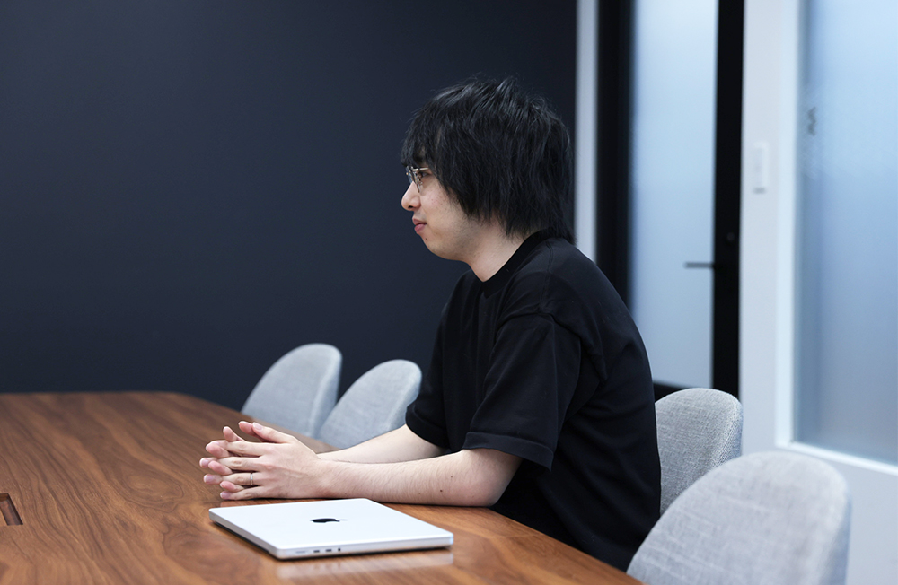 鈴木翔吾さんインタビューカット