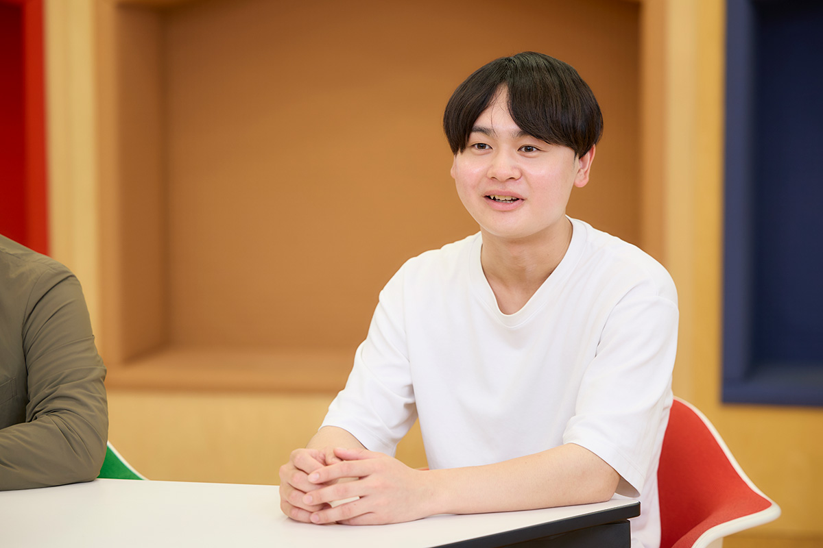 植田が話している写真