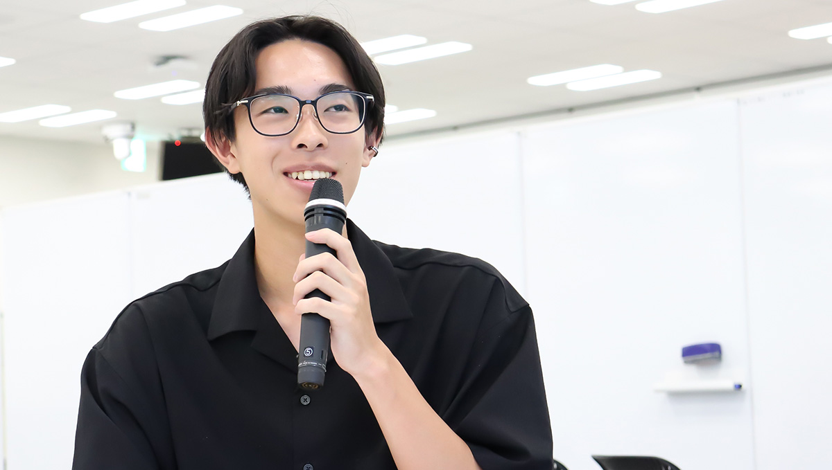 木島さんが話している様子