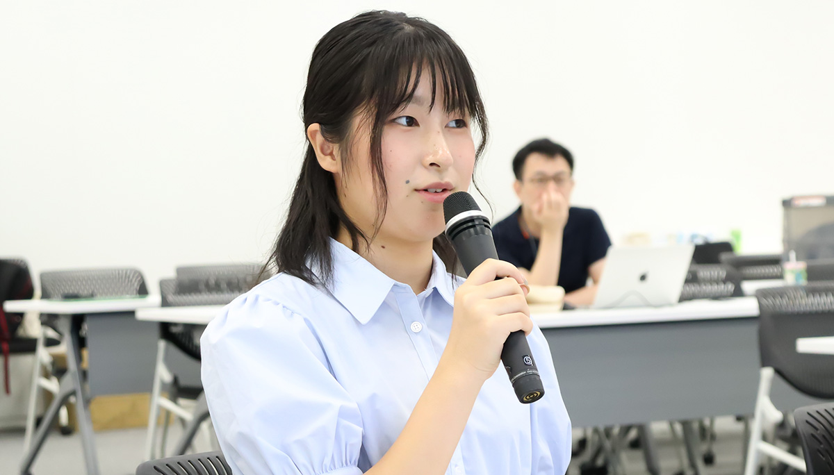 中島さんが話している様子