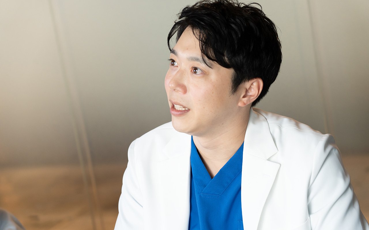 インタビューに答える鬼頭知之さん