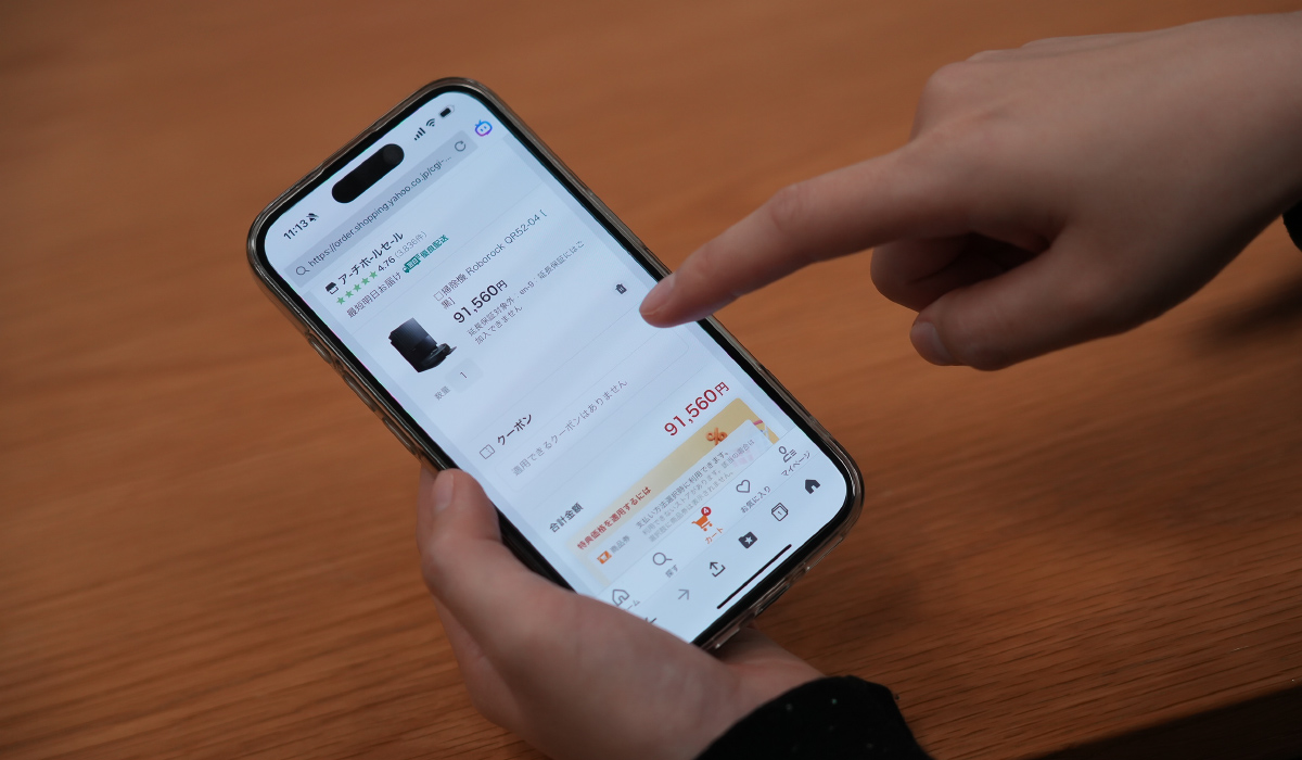 商品を購入する様子