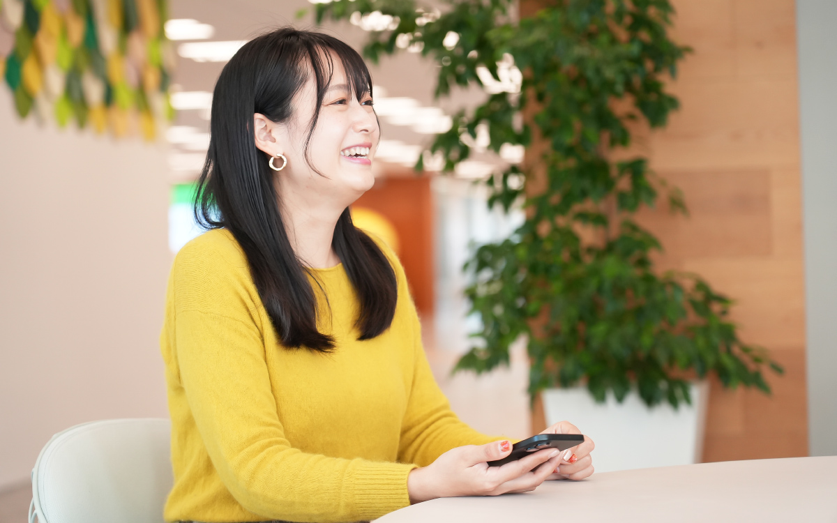 海老根が話をする様子