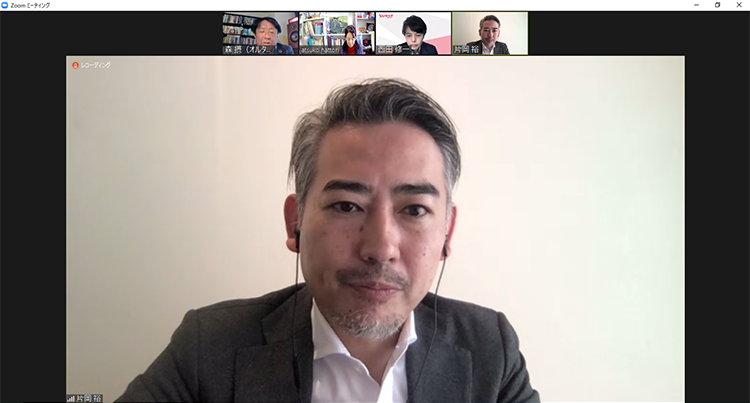 片岡　ZOOM取材で話している様子